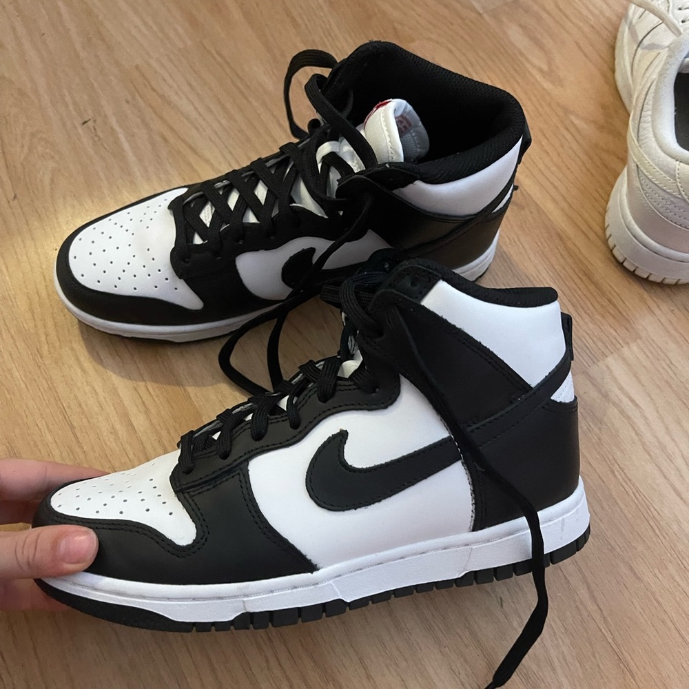 Wmns Nike Dunk Hi “Panda” 🤍🖤